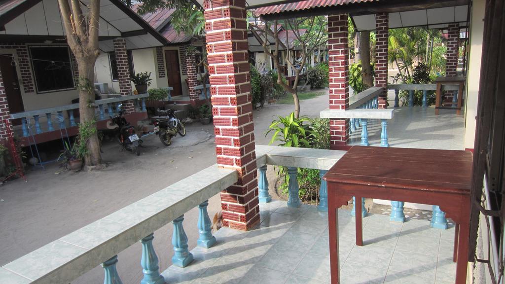Charung Beach Haad Rin Bagian luar foto